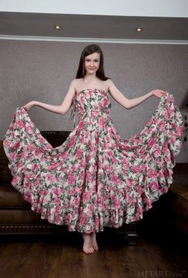 Không ngờ váy dài lại đẹp đến thế Emily Bloom (120 Ảnh)