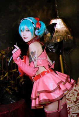 Hatsune Miku@supersweetsupersad_ (8 ảnh)