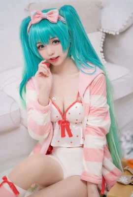 Hatsune Miku Hatsune miku pyjama.ver @大久roll小roll(9 ảnh)