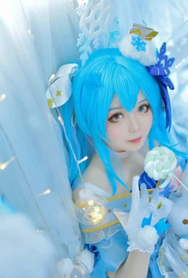 Cosplay Hatsune “VOCALOID”[CN: Fruit Pot_LEH](12 ảnh)