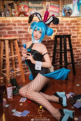 Hatsune Miku Bunny Girl@MAY mắc kẹt trong cảnh nghèo khó (9 ảnh)