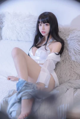 Mi Nian Nian Meow hết hạn “White sexy Dress 3” tạo dáng quyến rũ trên ghế sofa (75 Ảnh)