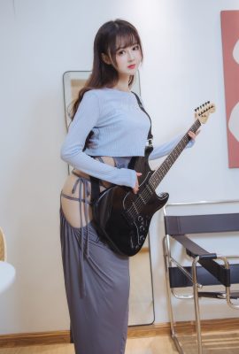 Misumi Hanyu – chị gái guitar
