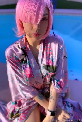 Korpsekitten – Ram ở bể bơi
