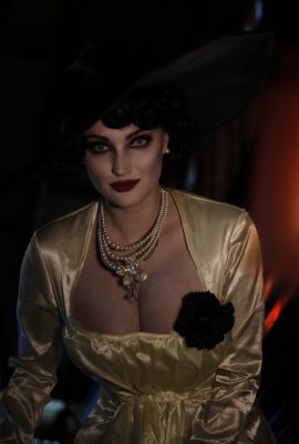 Anna Faith – Quý cô Dimitrescu
