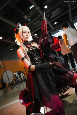 Girls' Frontline M4 SOPMOD II @里桃狠狠(Kugou Mushroom·Firefly Animation Music Carnival) (9 ảnh)