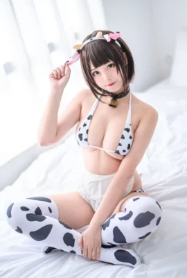 Mizhimao 牛ビキニCosplay_Cow_Girl_Bikini (10 ảnh)