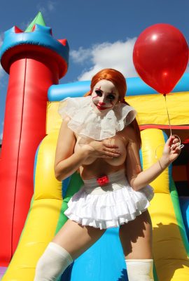 Holly Wolf – Pennywise