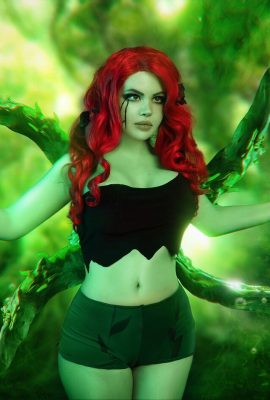 Alice Cosplay – Poison Ivy