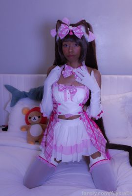 Alycia Elvie – Sôcôla