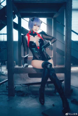 EVA绫波丽黑色战斗服cos yui金鱼 (9 photos)