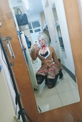[网红Coser] 夏鸽鸽不想起床 《副会长》 写真集