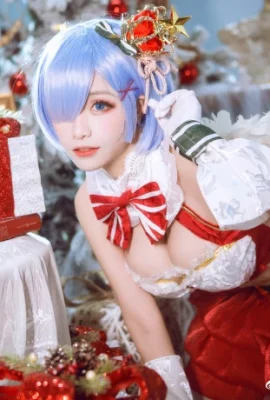 蕾姆圣诞ver 美丽温柔的圣诞礼服 cn流一 (9 photos)