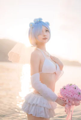 橙子喵 蕾姆海边婚纱花嫁