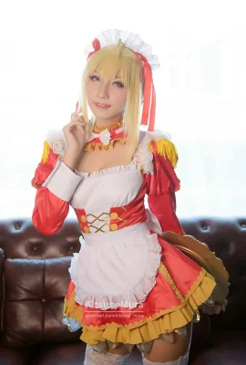 (Cosplay) (KitsuneMura) Nero Claudius hầu gái