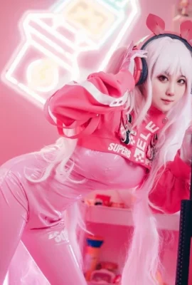 Nikki Alice(15 ảnh)