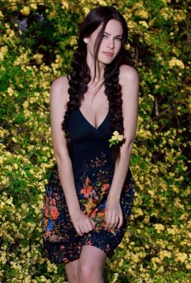 Người đẹp thật xinh đẹp giữa muôn hoa! Martina Mink (117 Ảnh)