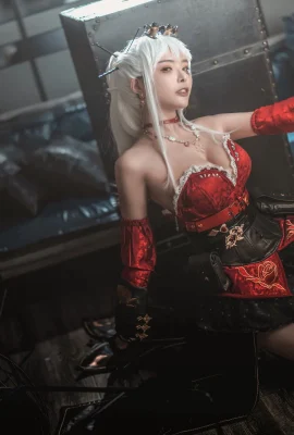 Cosplay Qiu và Corgi Xia Xiaoqiu Qiuqiu có đòn tấn công nóng bỏng