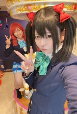 Nicomaki! Một căn phòng bạn không thể rời đi mà không quan hệ tình dục