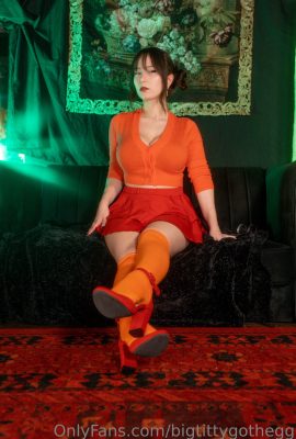 Quả trứng Goth cỡ lớn – Velma