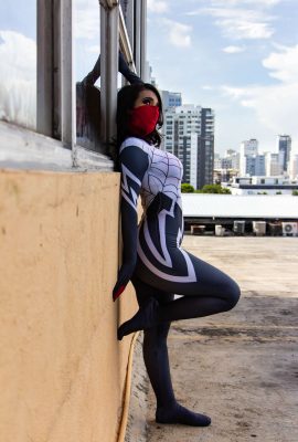 Carolina Angulo – Silk