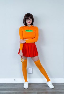 (TeamSkeet) Rissa May trong Boobs Clues (Scooby-Doo)