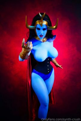 Synth-Crush – Cosplay Người Đàn Ông