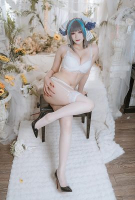 Thỏ Fat -Chai Jun Dresses