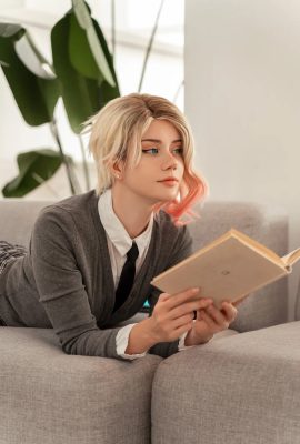 Anastasia Komori – Gwen