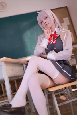 Anime Blogger Shui Miao Aqua Ally’s Class bạn cùng lớp Cô gái hư hỏng Đồ lót màu trắng với vớ trắng để hiển thị cơ thể đầy đặn của cô ấy.