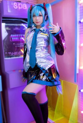 Azure Channt – Hatsune Miku Bikini