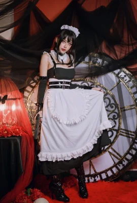 Cô gái sexy Nhật Bản Byoru-Zenith Maid Chủ đề trang phục Maid gợi cảm cho thấy đồ lót màu đen gợi cảm với vớ lụa màu đen để thể hiện hình dáng đầy đặn và cám dỗ của mình …