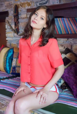 Hilary C – Twenia (104 ảnh)