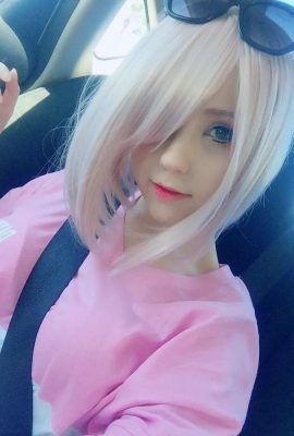 Megumi Koneko – Selfies Mashu